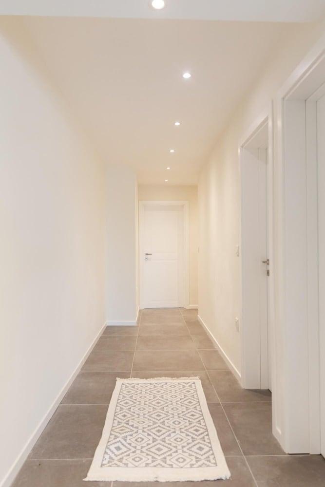 Stunning 3BR Apartment With Marina Views