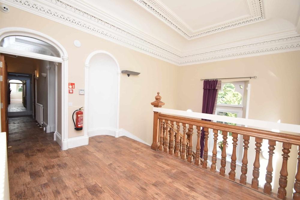 Rosedene Highland House - Emperor Apartment 6