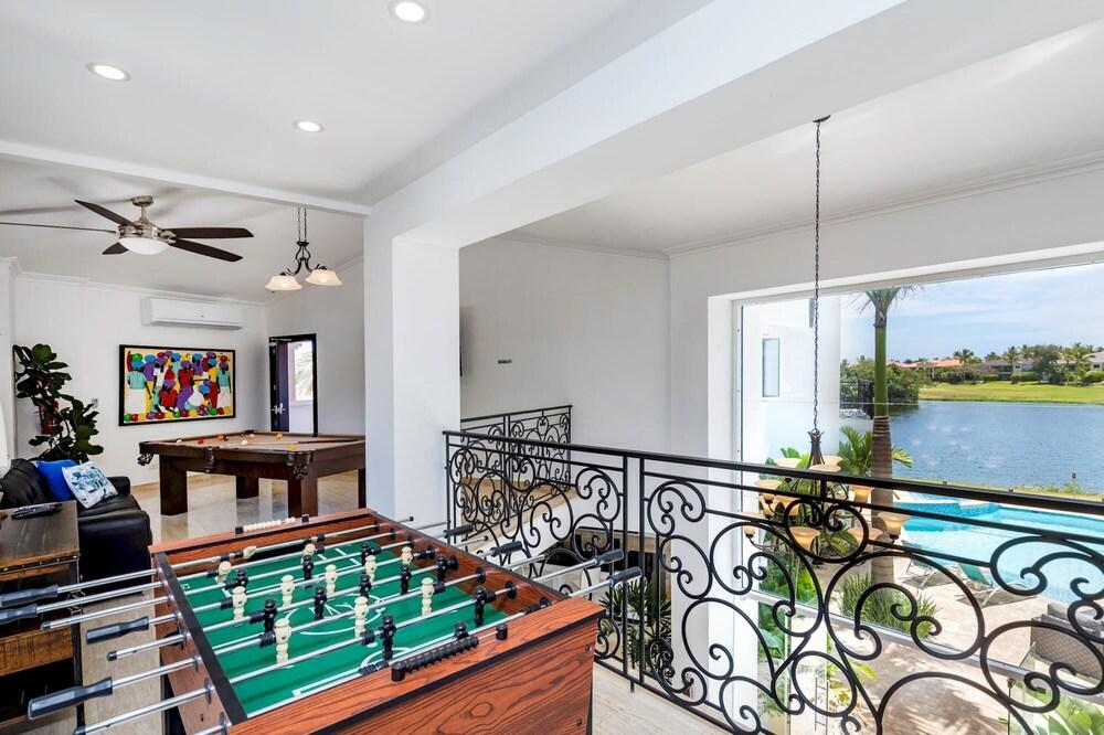 Huge Villa for Large Groups in Bavaro Cocotal - Up to 16 People With Pool Jacuzzi Chef Maid