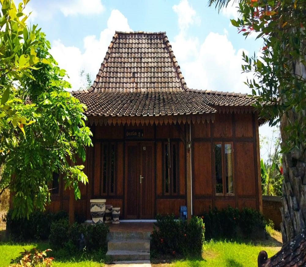 Borobudur Balkondes Karanganyar