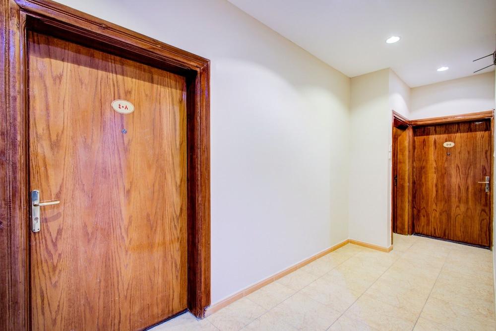 OYO 595 Aali For Residental Units