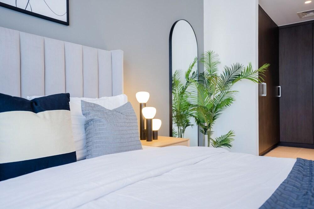 Nasma Luxury Stays - Harbour Views