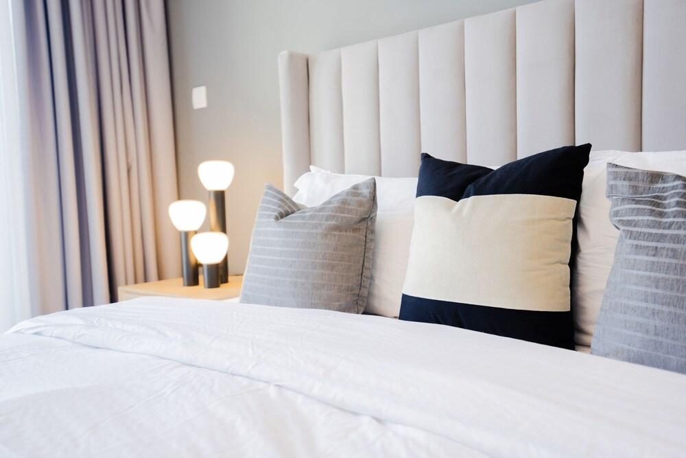 Nasma Luxury Stays - Harbour Views