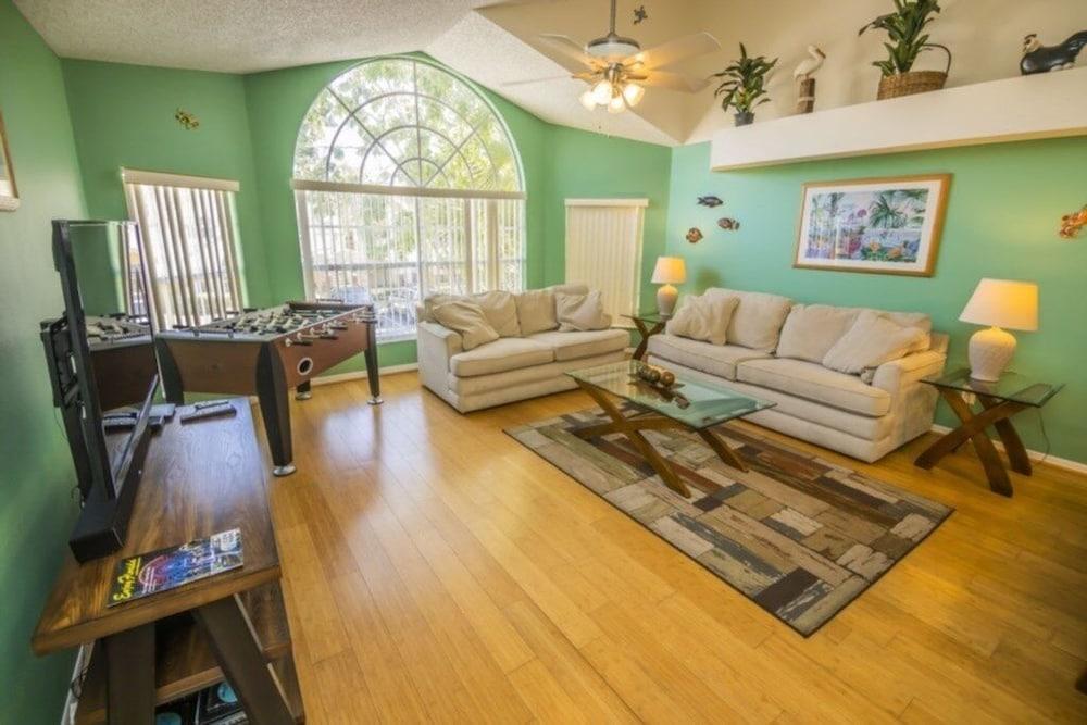 Lb030 3 Bedroom Condo by Redawning