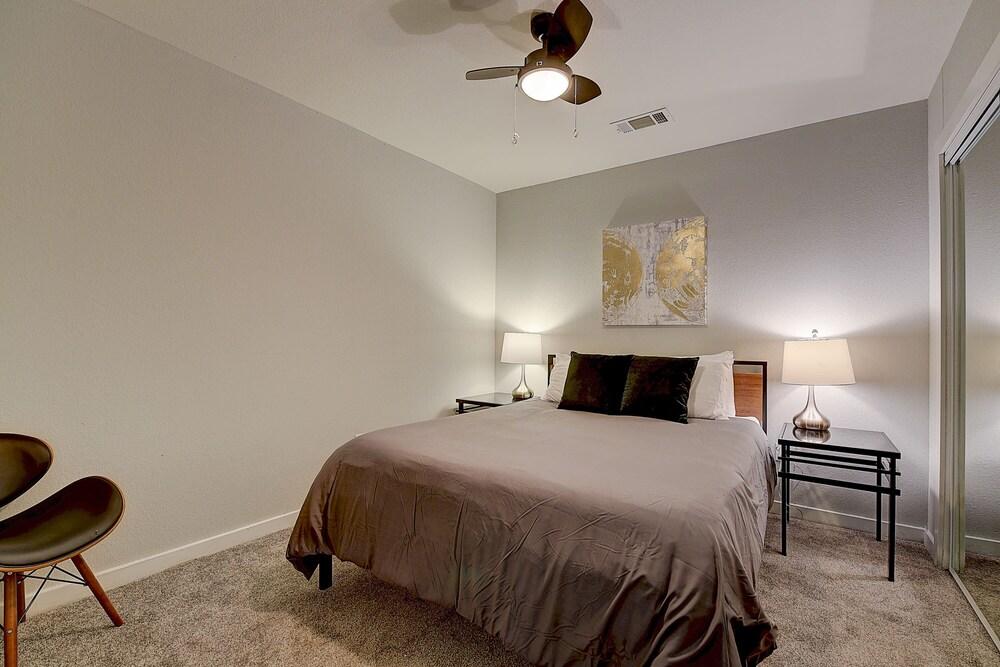 FRONTDESK Pointe on Rio Apts West Campus Austin