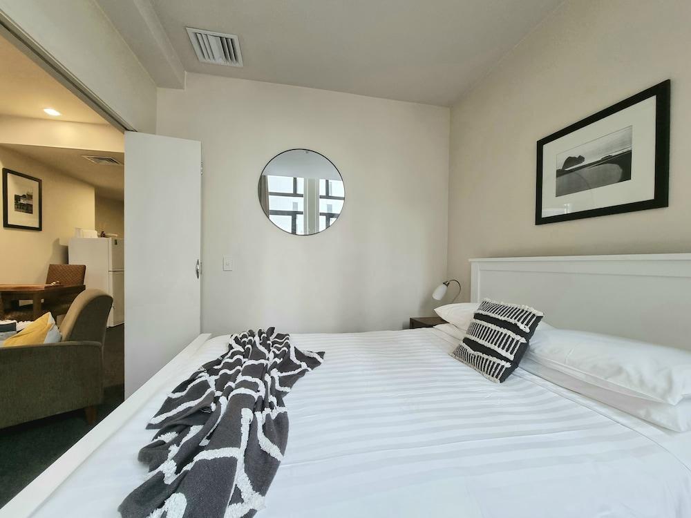 Experience The City Life-Walk Everywhere