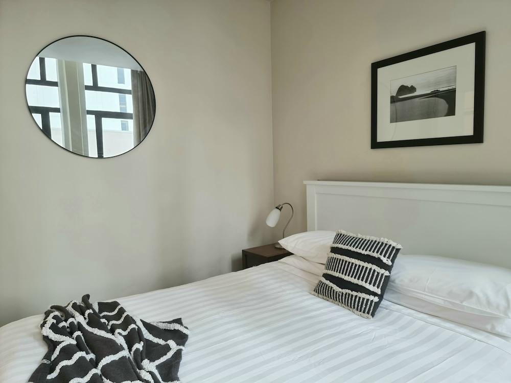 Experience The City Life-Walk Everywhere