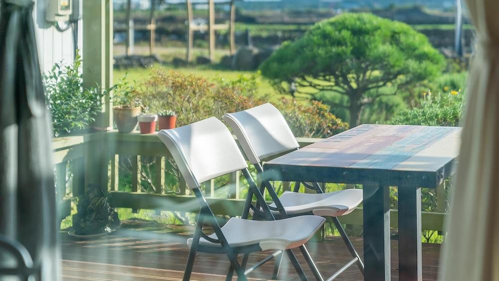 Jeju Jongdalrifeel House