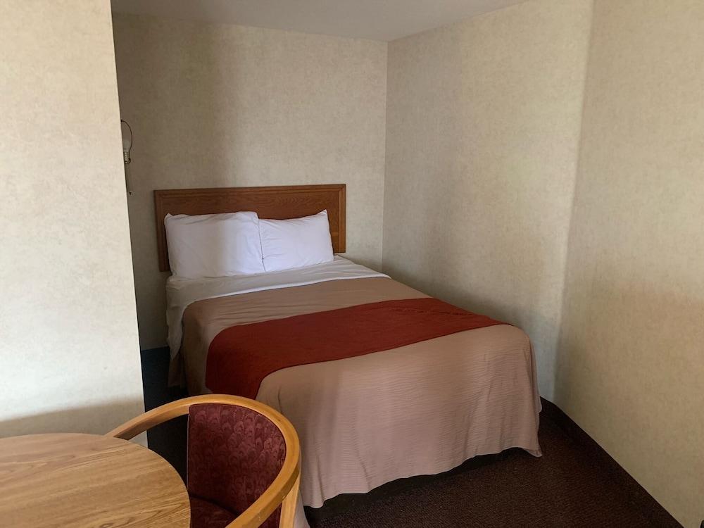 Coachman's Inn Motel