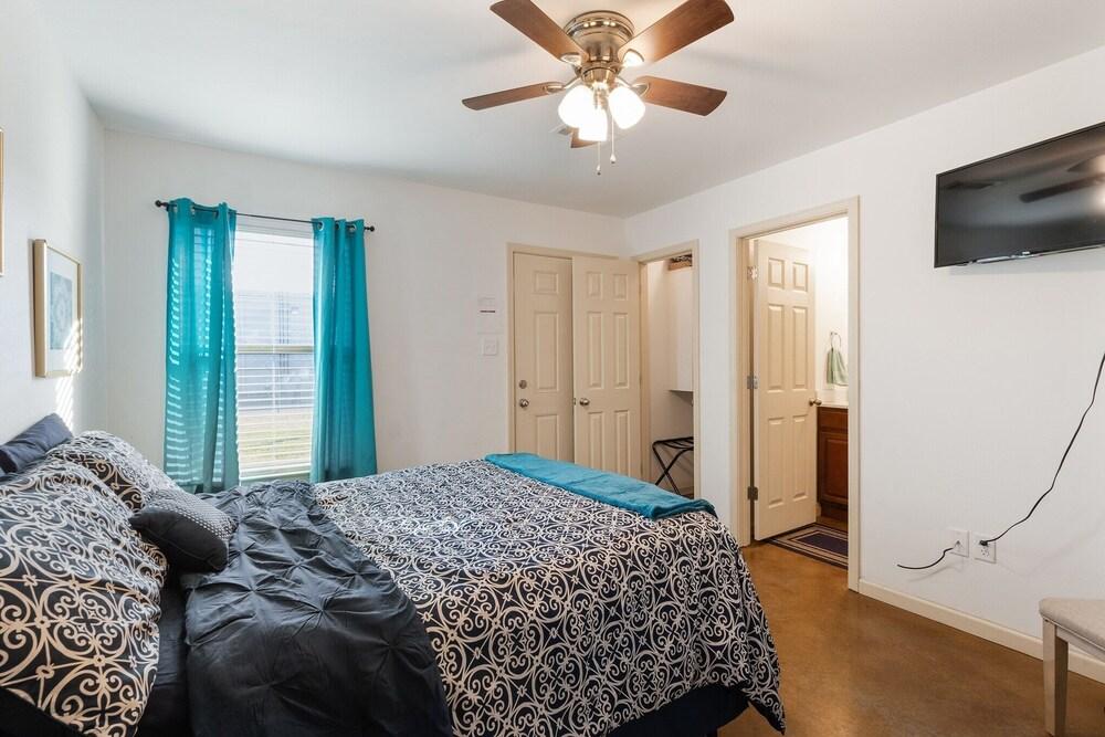 Charming In Conway 3 Bedroom Duplex by Redawning