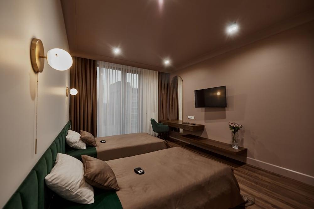 Kostjukowski Apartments Avalon