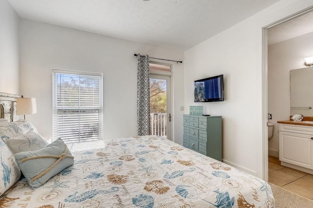 Casa Del Mar by Book That Condo