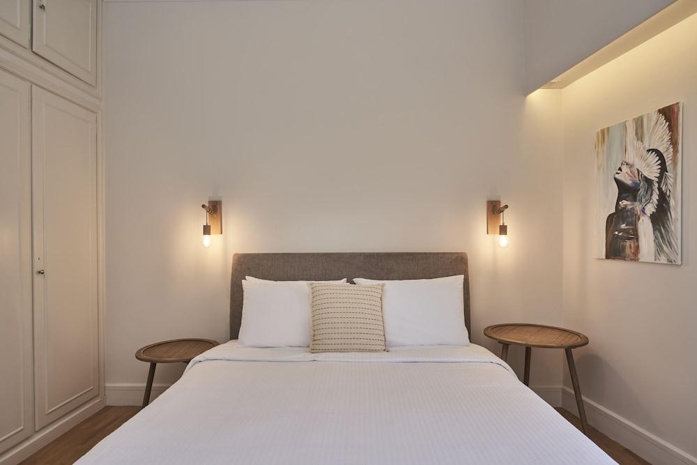 Chic n Bright 3 Bd Apt with Hilton View