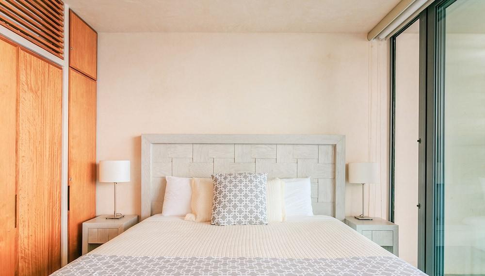 Sabor A Miel by Stella Rentals