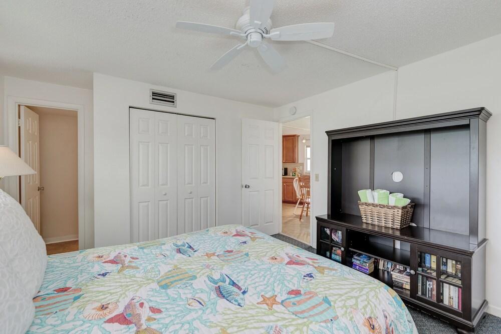 Anna Maria Island Beach Happy-direct Beach Front