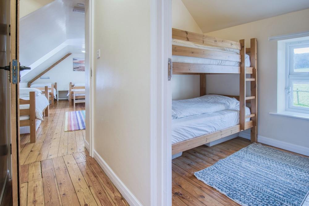 Bunk House - 4 Bedroom - Llangenith