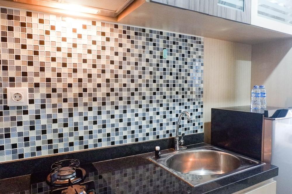 Warm Studio Apartment At Tamansari Papilio