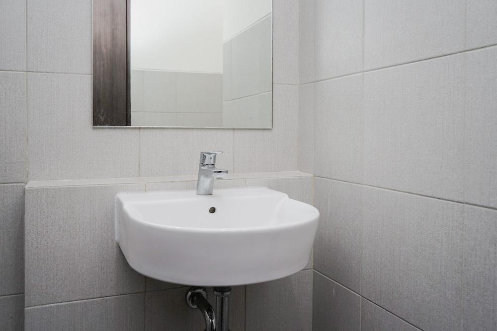 Warm And Cozy Studio Bintaro Icon Apartment