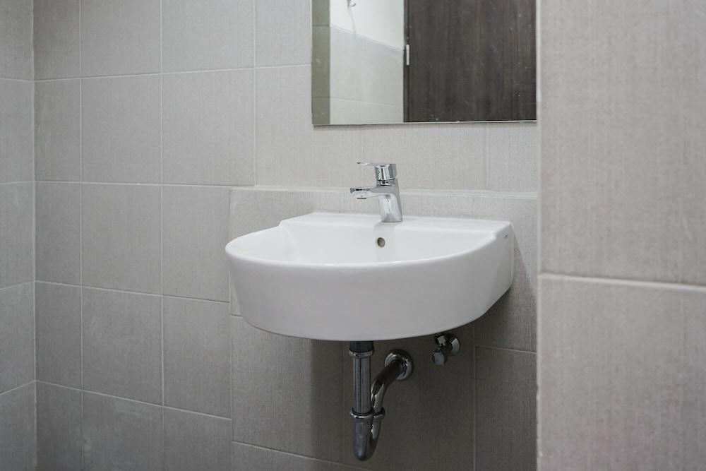 Comfortable And Simply Studio At Bintaro Icon Apartment