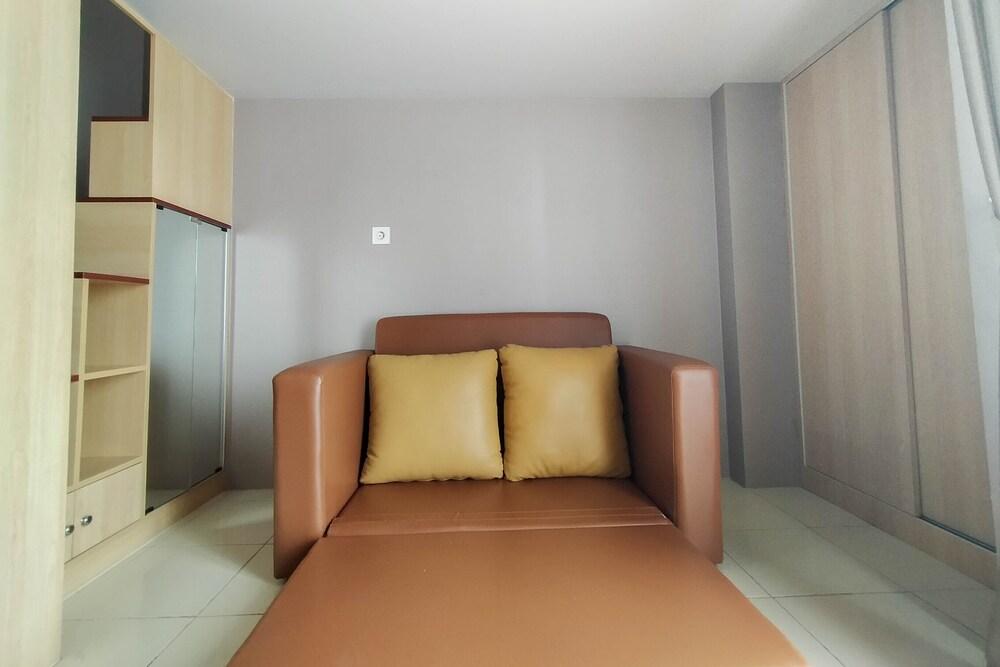 Simply Look Studio Room At Dave Apartment