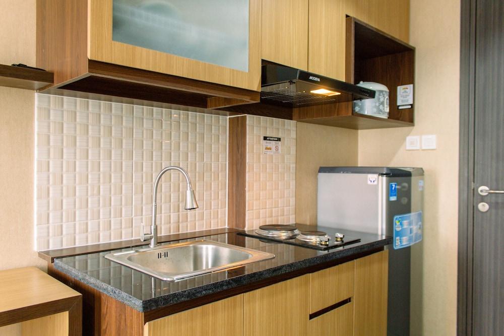 Nice Studio At Bintaro Icon Apartment