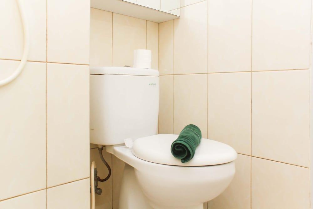 Cozy Studio At Springlake Summarecon Bekasi Apartment