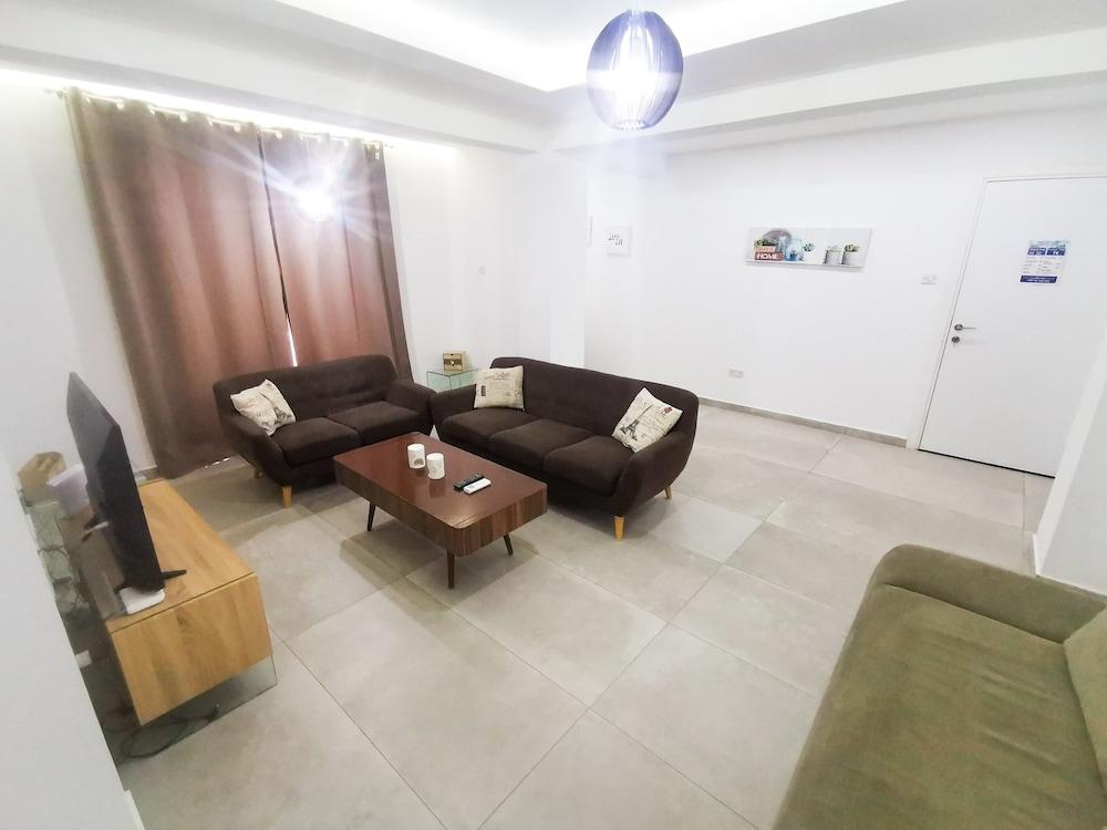 Sandy Bottoms Beach Apartment