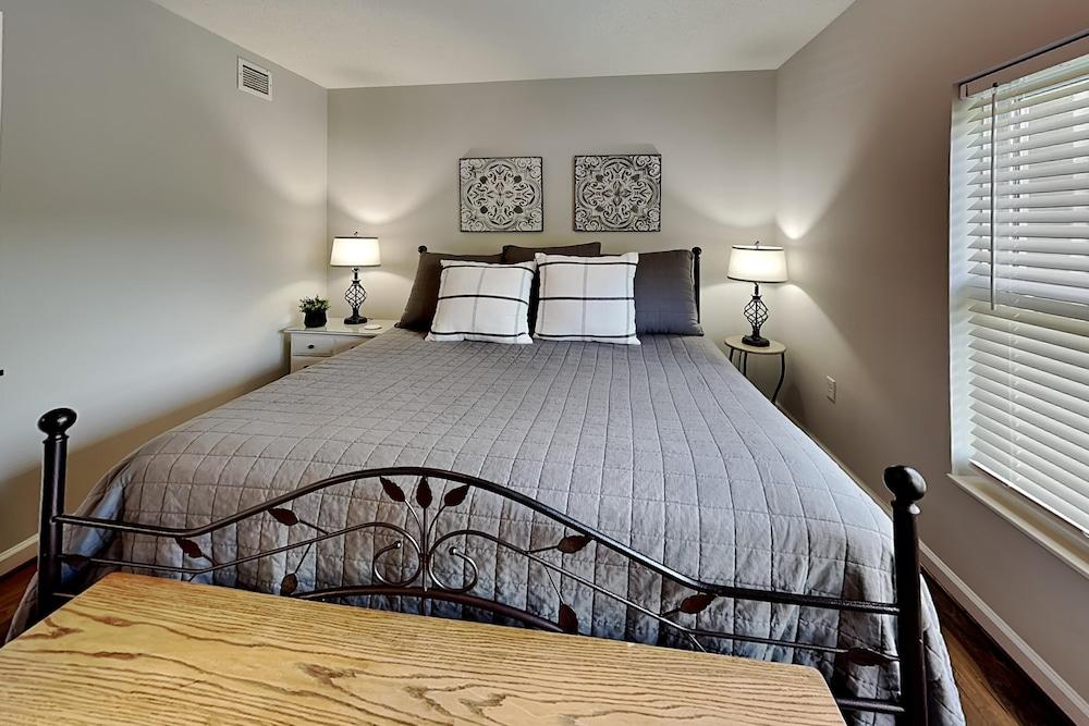 Whispering Pines II by Jackson Mountain Rentals