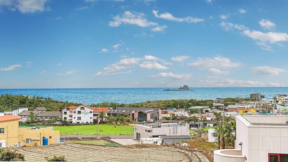 Jeju the Oceanhill Pension