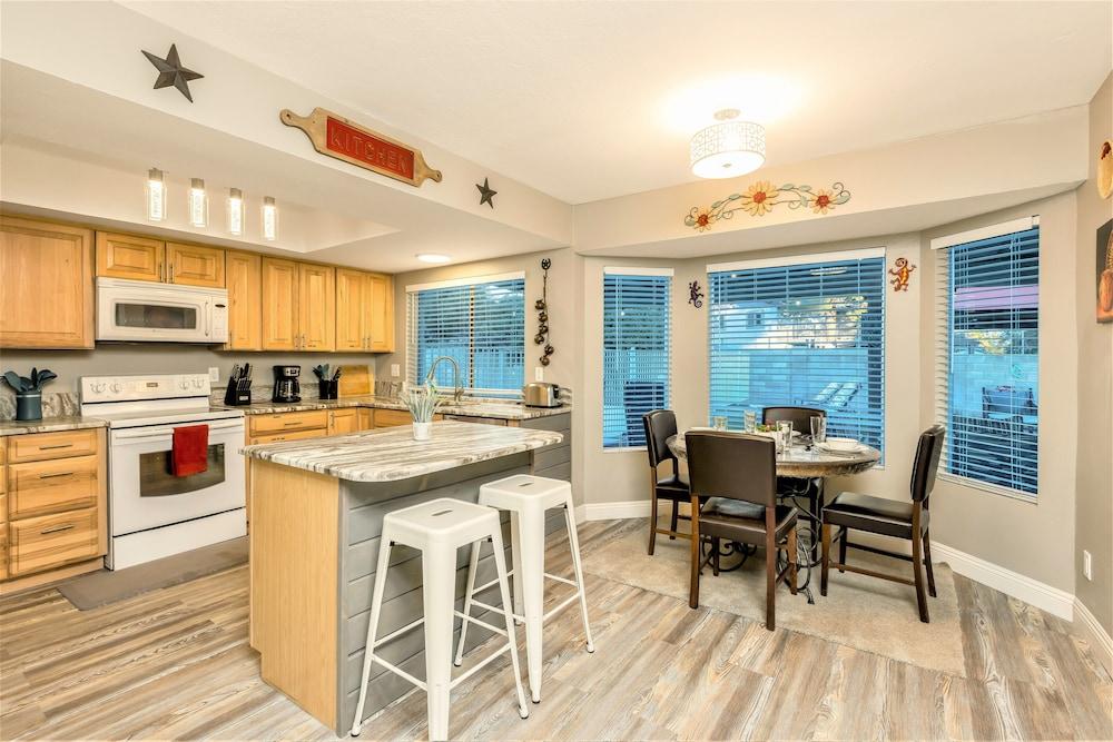 Rusty Spur by BlueBarrel Homes