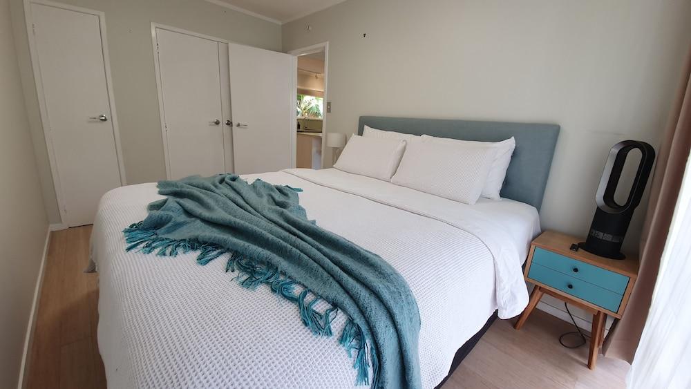 Herne Bay Gem Near Beach - Carpark