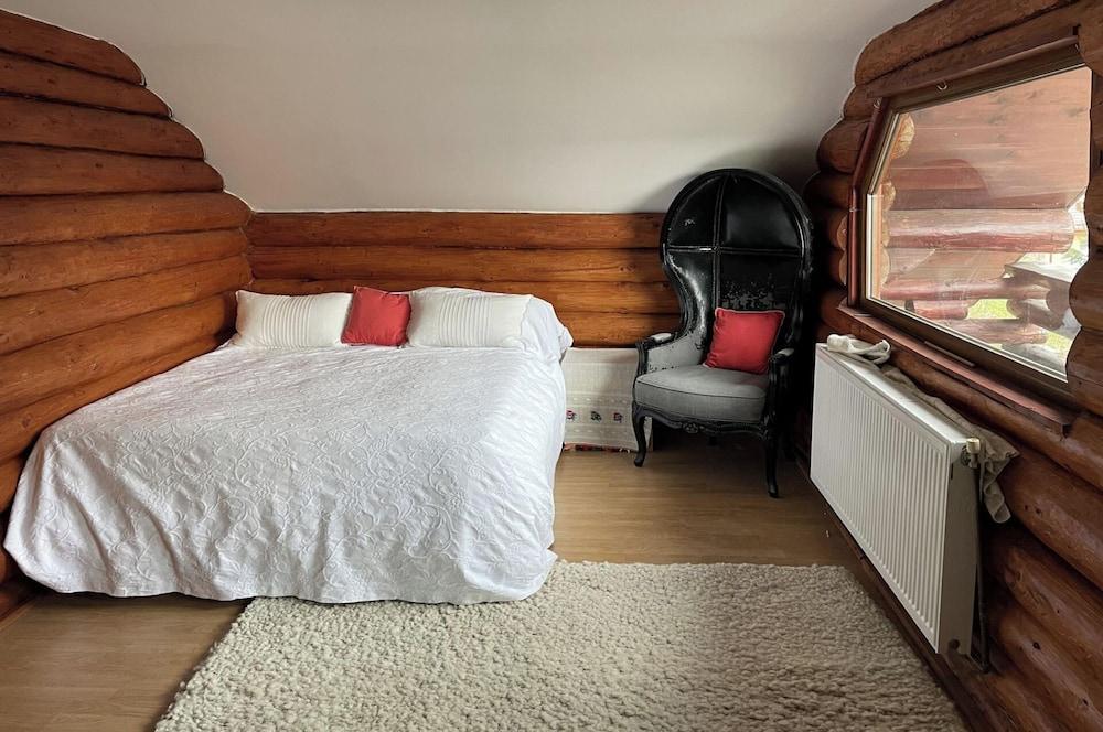 Stunning 4-bed Chalet in Bran With Superb Panorama