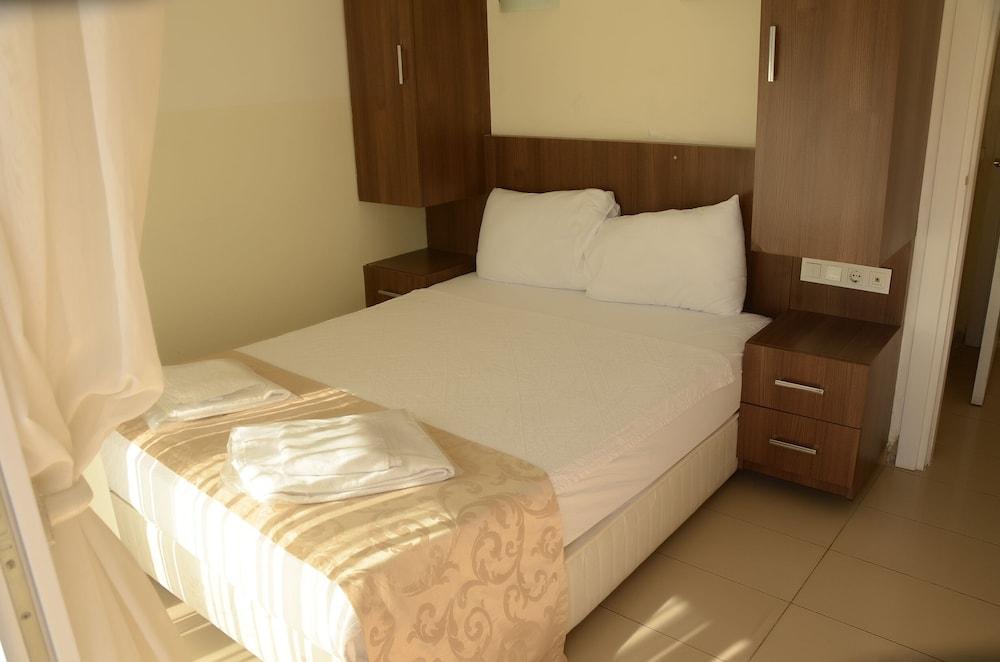 Honor A Pansiyon Side