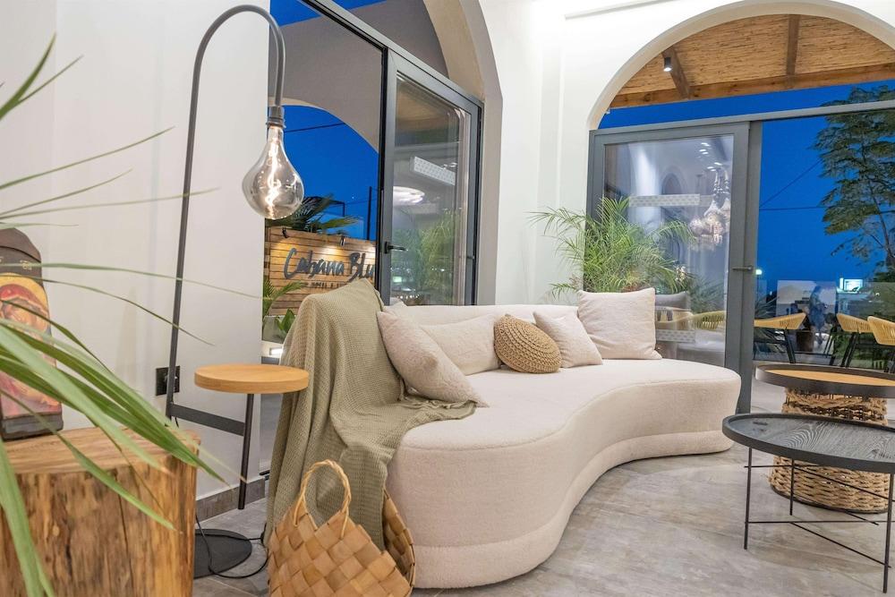 Cabana Blu Hotel & Suites