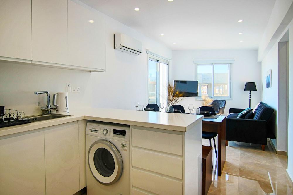 Phaedrus Living: Seaside Residence Lighthouse 70