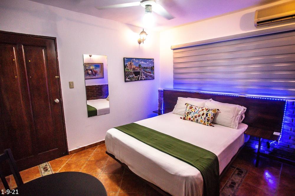 Suite Colonial by Cristi