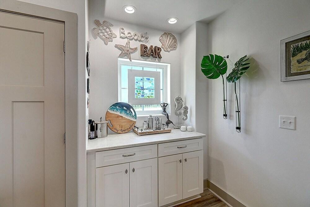 Harbor Hideaway 3 Bedroom Condo by Redawning