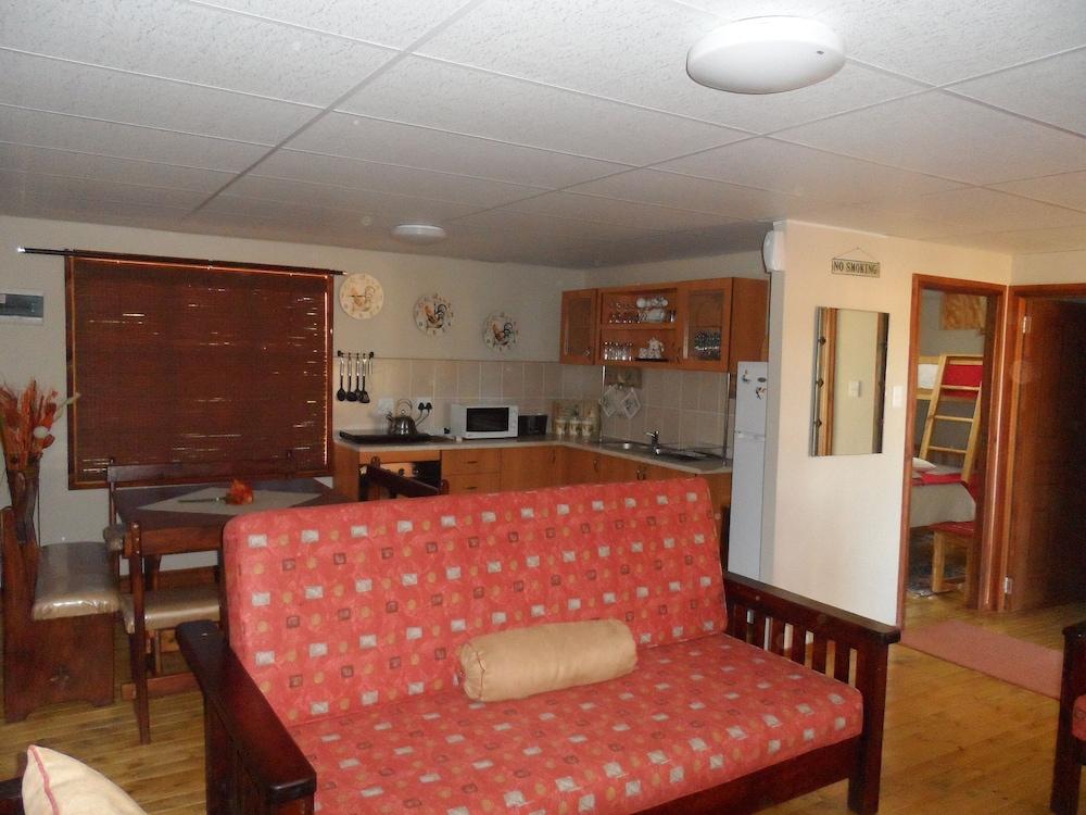 Cherry Lane Self Catering in Bloemfontein Family Apartment for max 8 Guests