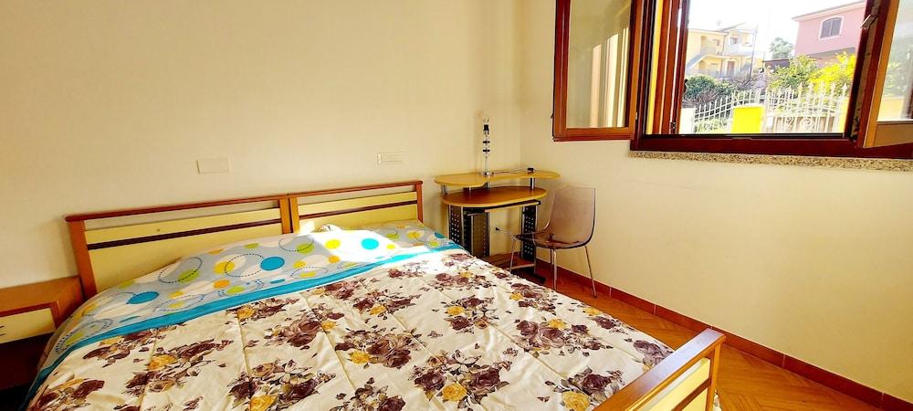 Villa a Stones Throw From the sea