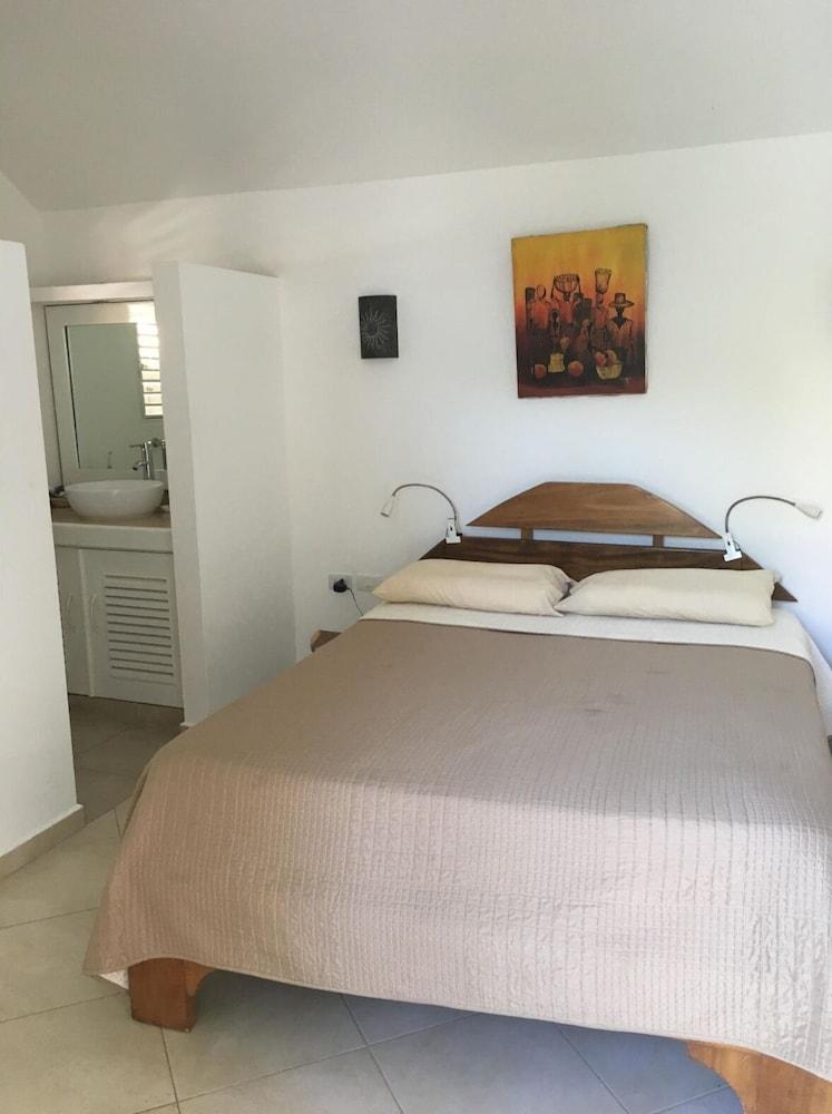 Pretty Caribbean Style Villa