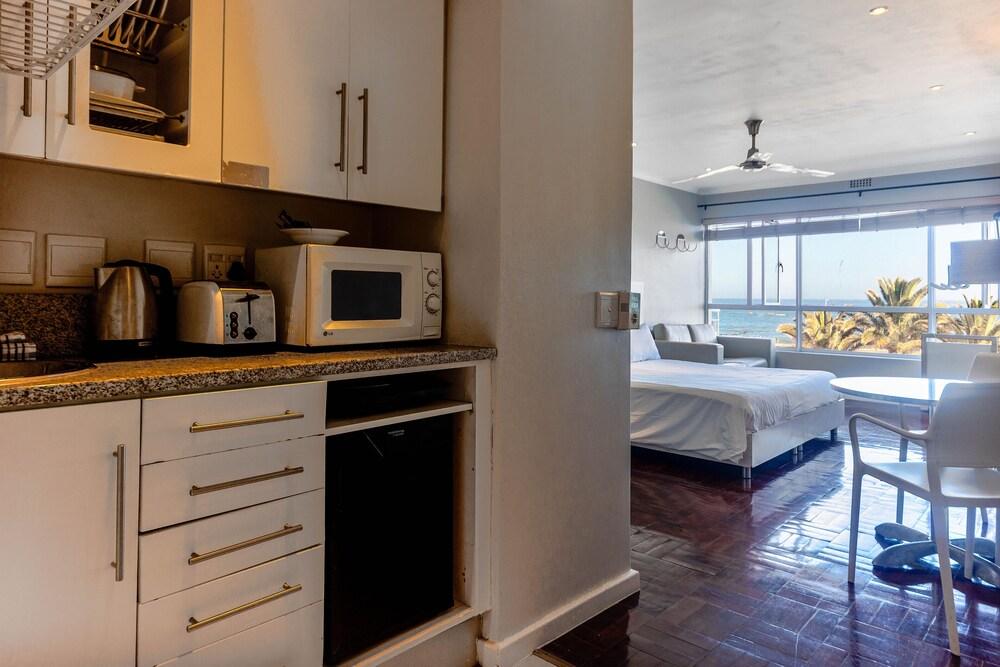 A Second Floor Studio With Sweeping Panoramic Views