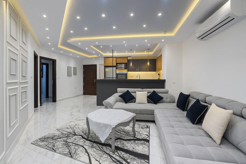 Family-friendly Chalet Steps From the Sea Porto Said