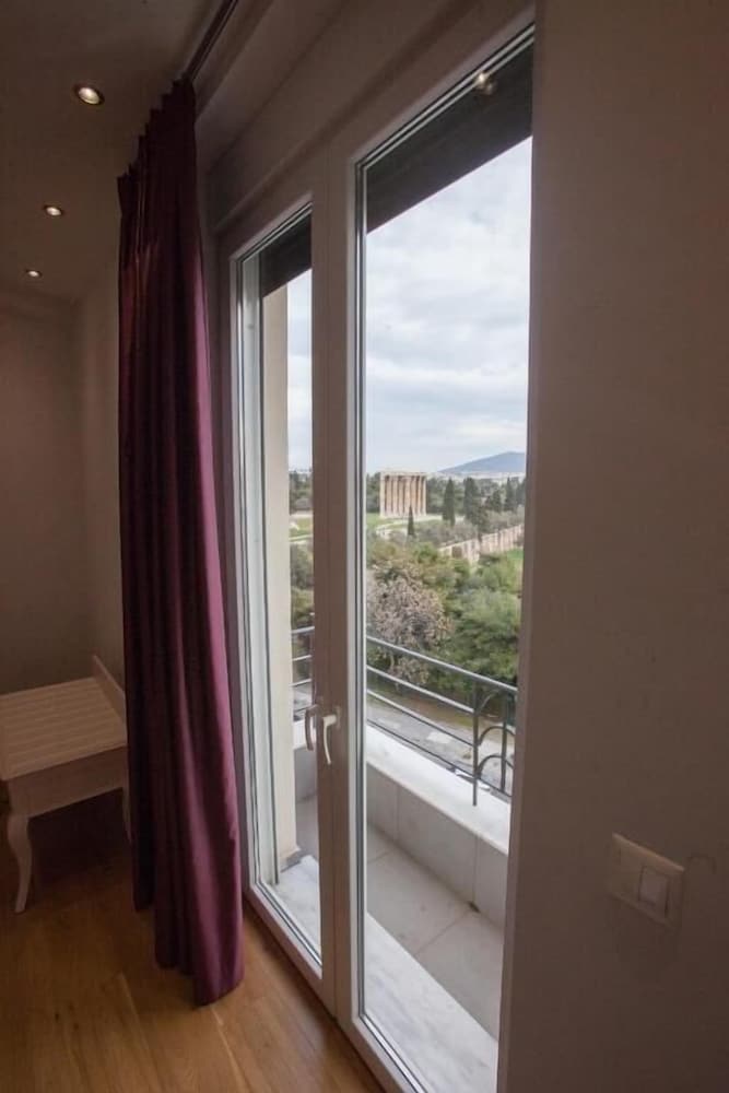 Acropolis Elegant Penthouse