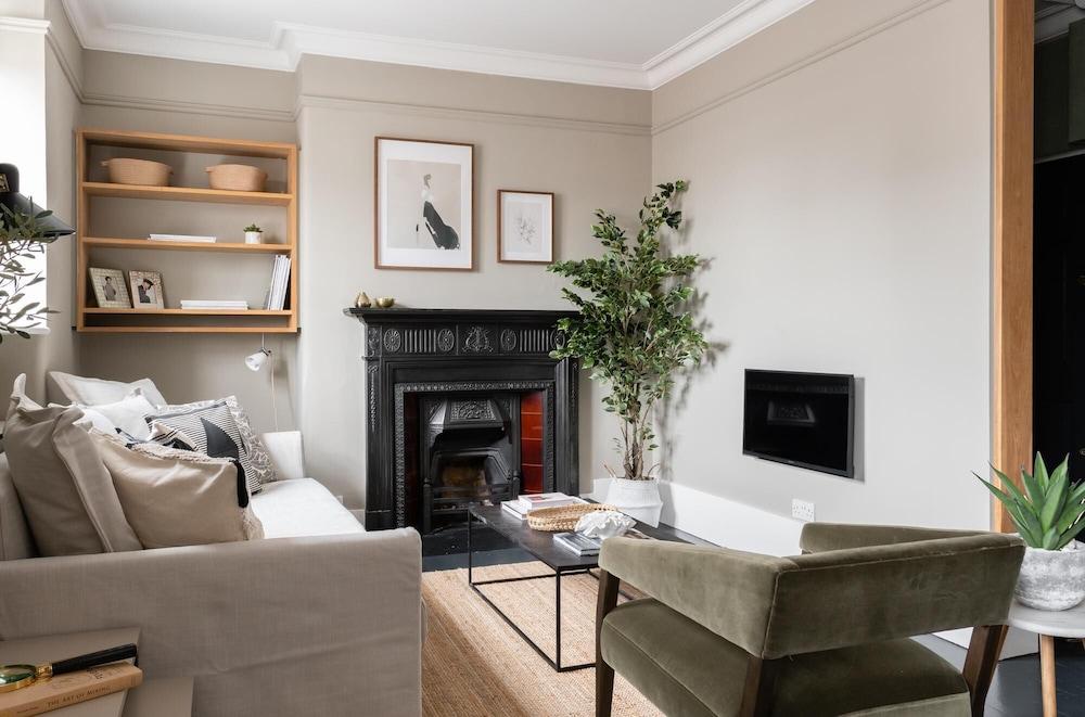 The Leicester Square Apartment