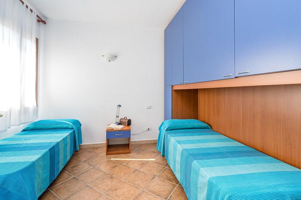 Le Dimore di Nettuno 3 With Pool