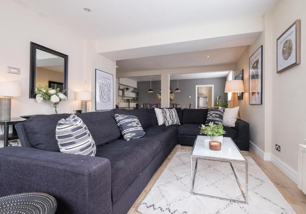 Super Smart Central Brighton Town House