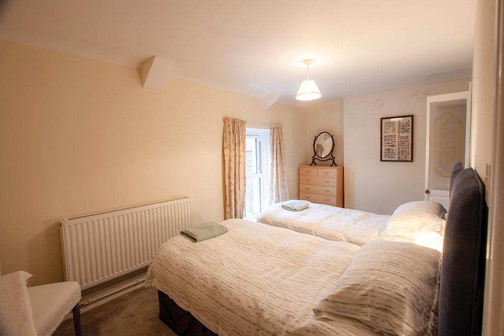 Bayview House - 4 bedroom - Llanmadoc