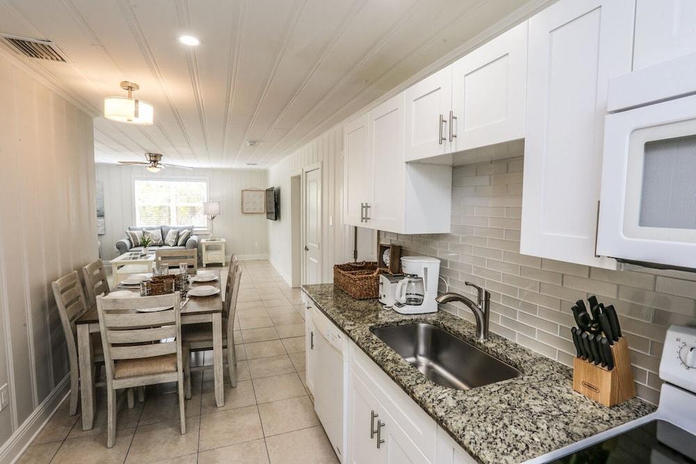 6050 Estero Blvd Villa B