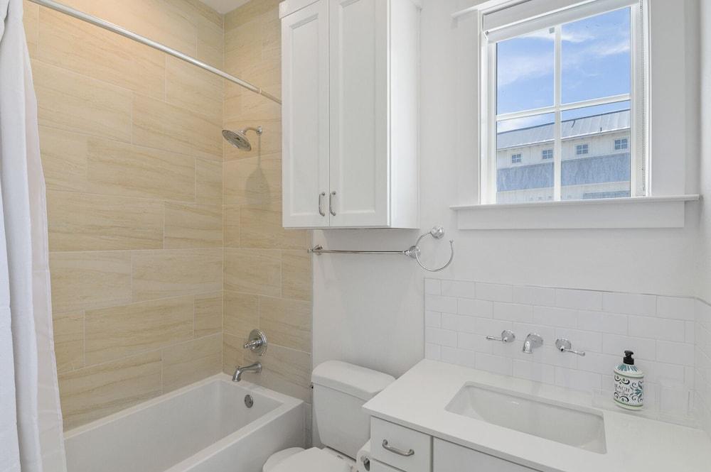 Capella at the Shore 208 RO