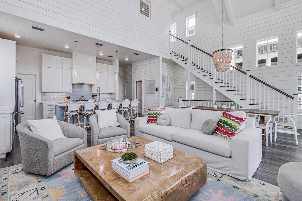 The Rendezvous 310 GR